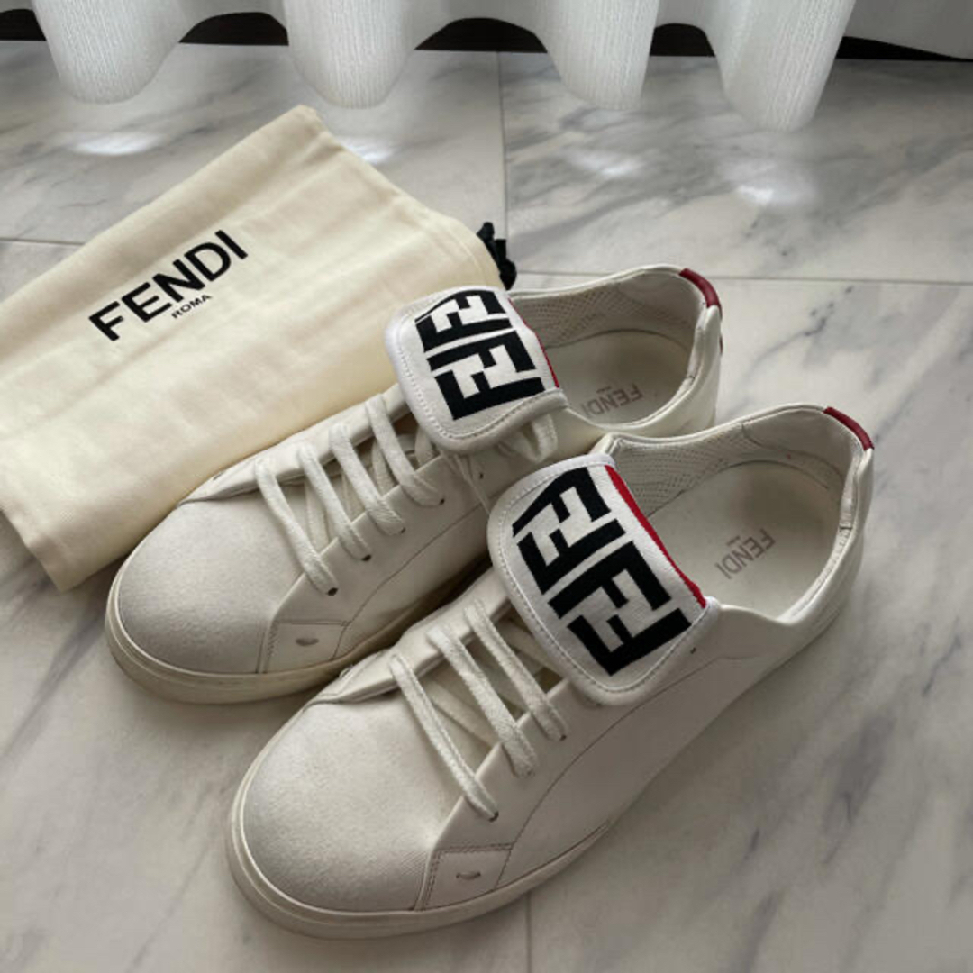 FENDI スニーカー靴/シューズ