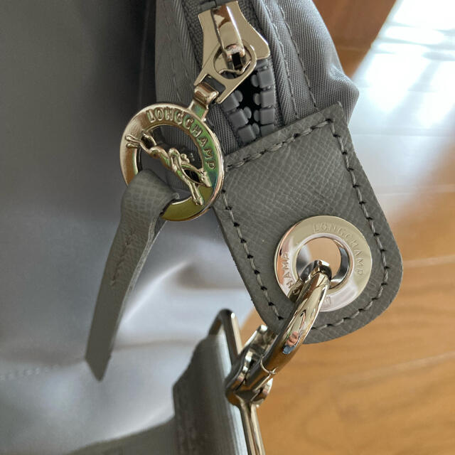 LONGCHAMP(ロンシャン)のロンシャン プリアージュ ネオ　ｍ　グレー レディースのバッグ(トートバッグ)の商品写真