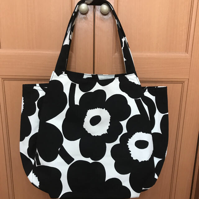 marimekko(マリメッコ)の【新品】マリメッコ トートバッグ HUVITUS PIENI UNIKKO レディースのバッグ(トートバッグ)の商品写真