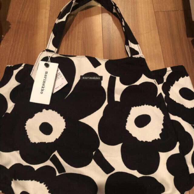 marimekko(マリメッコ)の【新品】マリメッコ トートバッグ HUVITUS PIENI UNIKKO レディースのバッグ(トートバッグ)の商品写真