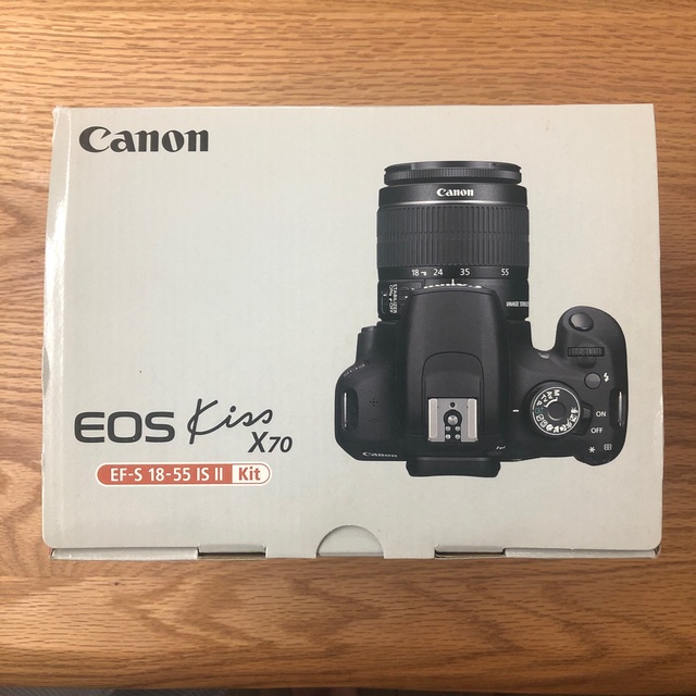 Canon(キヤノン)のデジタル一眼レフカメラ　EOS Kiss X70 スマホ/家電/カメラのカメラ(デジタル一眼)の商品写真