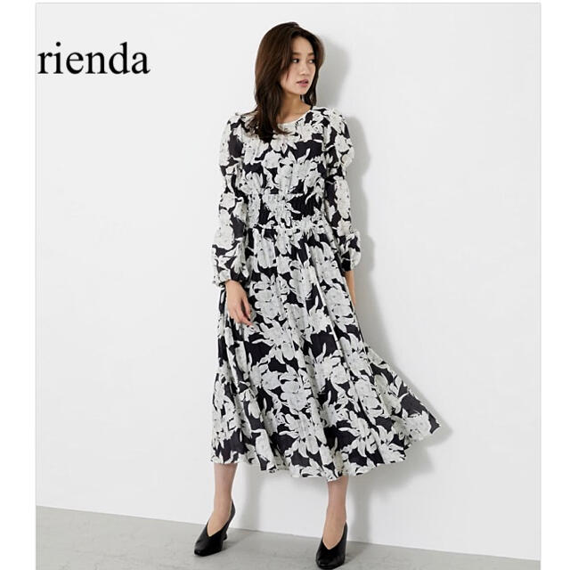 rienda(リエンダ)のrienda アートフラワーシャーリングフレアOP ワンピース　リエンダ レディースのワンピース(ロングワンピース/マキシワンピース)の商品写真