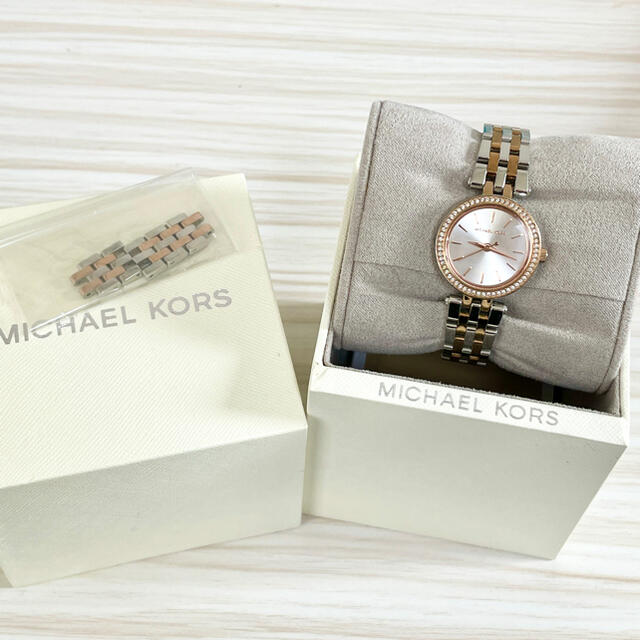 Michael Kors(マイケルコース)の135 マイケルコース時計　レディース腕時　箱付き　シルバー　ピンクゴールド レディースのファッション小物(腕時計)の商品写真