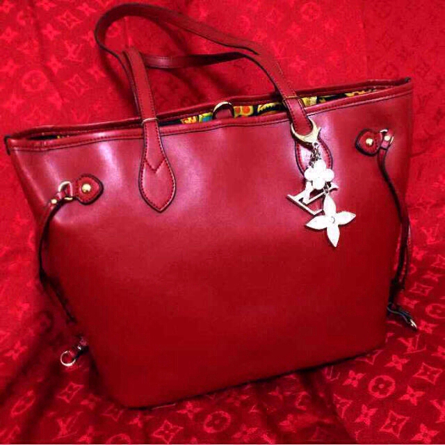 ネバーフル型本革バック♡