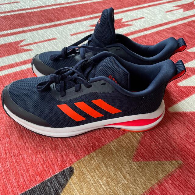 adidas(アディダス)の美品⭐︎adidas kidsフォルタランランニング2020 キッズ/ベビー/マタニティのキッズ靴/シューズ(15cm~)(スニーカー)の商品写真