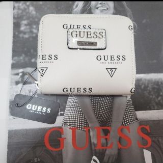 ゲス(GUESS)の【大人気】GUESS ゲス 折り財布 文字柄　ホワイト♡(財布)