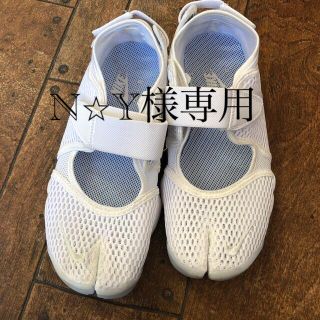 ナイキ(NIKE)のNIKE エアリフト  白　24 US7(スニーカー)