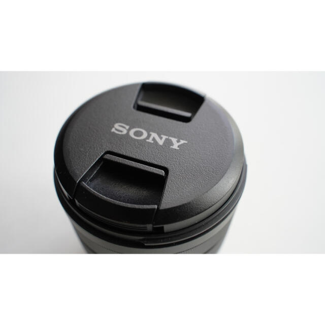 SONY(ソニー)の【美品】Sony  E 10-18mm F4 OSS SEL1018 広角レンズ スマホ/家電/カメラのカメラ(レンズ(ズーム))の商品写真