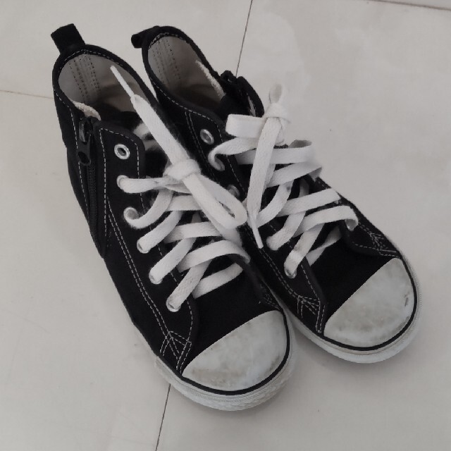 CONVERSE(コンバース)のコンバース　ハイカット黒　20.0 キッズ/ベビー/マタニティのキッズ靴/シューズ(15cm~)(スニーカー)の商品写真