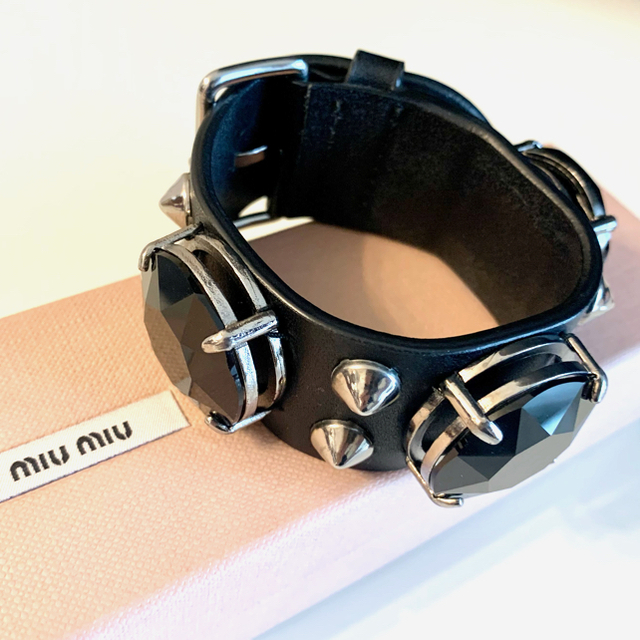 【美品】Miu Miu ミュウミュウ レザーブレスレット バングル 黒