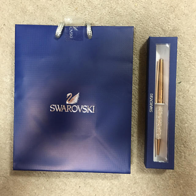 SWAROVSKI(スワロフスキー)のSWAROVSKI♡油性ボールペン♡新品未使用♡ その他のその他(その他)の商品写真