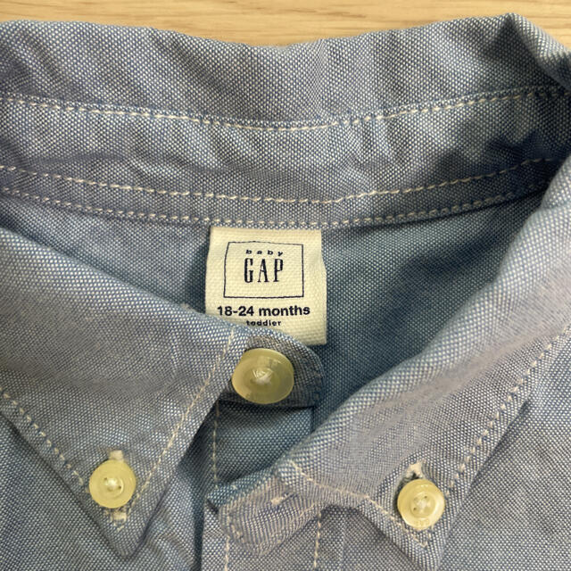 babyGAP(ベビーギャップ)のbabyGAP ボタンダウンシャツ キッズ/ベビー/マタニティのベビー服(~85cm)(シャツ/カットソー)の商品写真