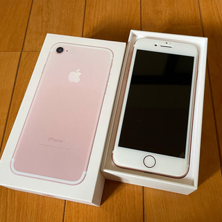 アップル(Apple)のiPhone7 ローズゴールド 美品 32GB SIMフリー(スマートフォン本体)