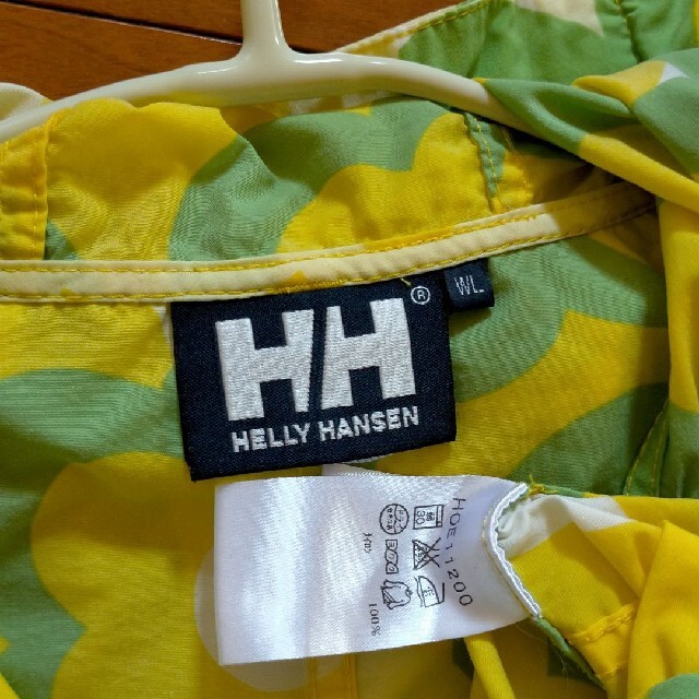 HELLY HANSEN(ヘリーハンセン)のHELLY HANSEN マリメッコ風 花柄 ウィンドブレーカー レディースのジャケット/アウター(ナイロンジャケット)の商品写真