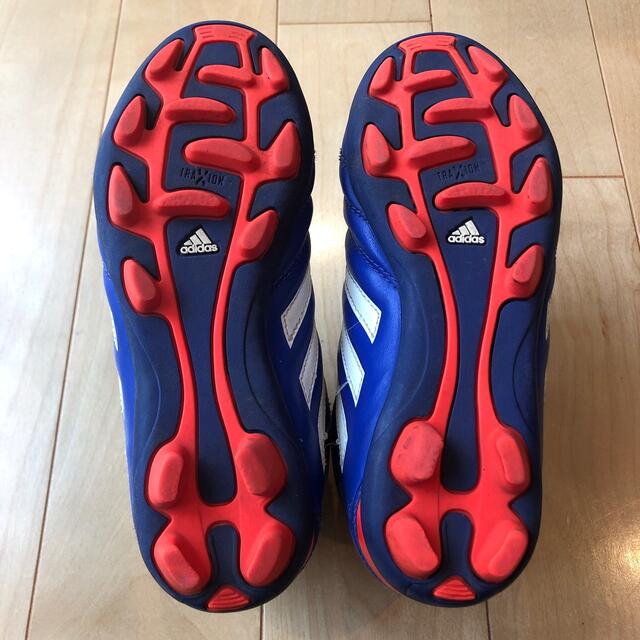 adidas(アディダス)のジュニアサッカースパイク20センチ スポーツ/アウトドアのサッカー/フットサル(シューズ)の商品写真