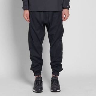 ナイキ(NIKE)のNIKELAB ACG VARIABLE PANT 黒　Lサイズ　新品(ワークパンツ/カーゴパンツ)