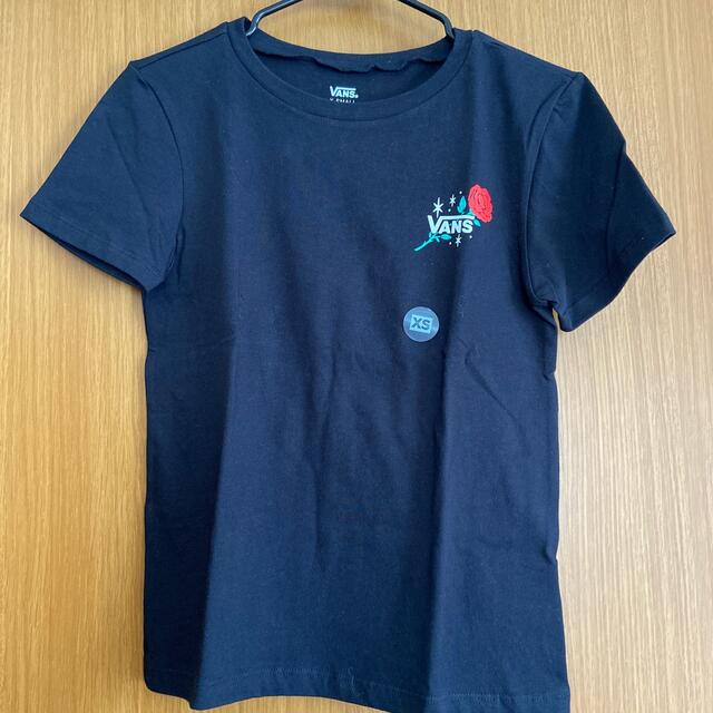 VANS(ヴァンズ)の新品　VANS Tシャツ レディースのトップス(Tシャツ(半袖/袖なし))の商品写真