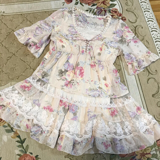 L'EST ROSE - 美品☆レストローズ 薔薇柄半袖チュニック ピンクの通販