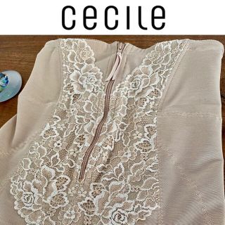 セシール(cecile)の超美品☆大特価☆一点限定☆産後の体型戻しも【セシール】ハイウエストロングガードル(その他)