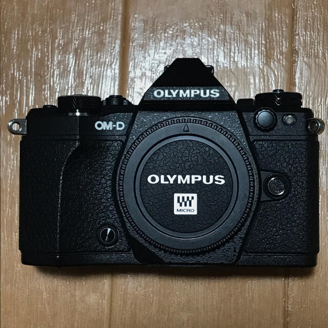 OLYMPUS(オリンパス)のOLYMPUS OM−D E−M5 Mark2 ズームレンズセット スマホ/家電/カメラのカメラ(ミラーレス一眼)の商品写真