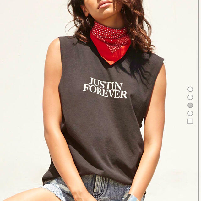 FOREVER 21(フォーエバートゥエンティーワン)の残りわずか ！日本未発売 Justin Bieber ✖️ F21 ノースリーブ レディースのトップス(シャツ/ブラウス(半袖/袖なし))の商品写真