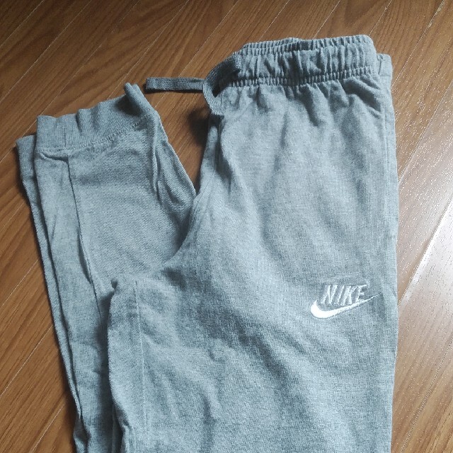 NIKE(ナイキ)のナイキ薄手スウェット上下　160キッズ キッズ/ベビー/マタニティのキッズ服男の子用(90cm~)(その他)の商品写真