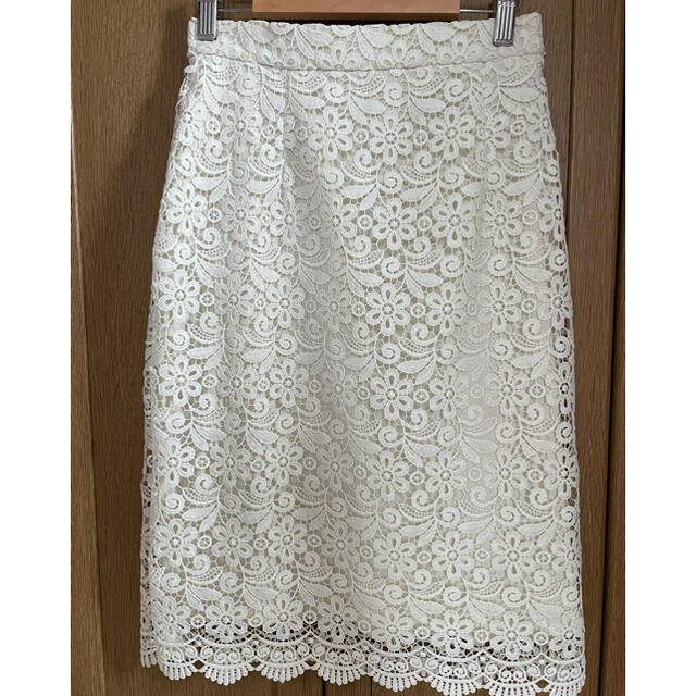 UNIQLO(ユニクロ)のホワイトレーススカート レディースのスカート(ひざ丈スカート)の商品写真
