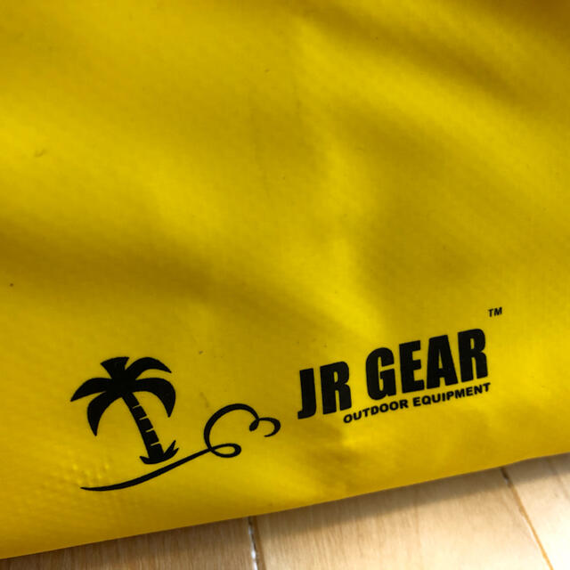 【新品未使用タグ付】色移りあり　JR GEAR 防水ダッフル30L イエロー スポーツ/アウトドアのスポーツ/アウトドア その他(その他)の商品写真