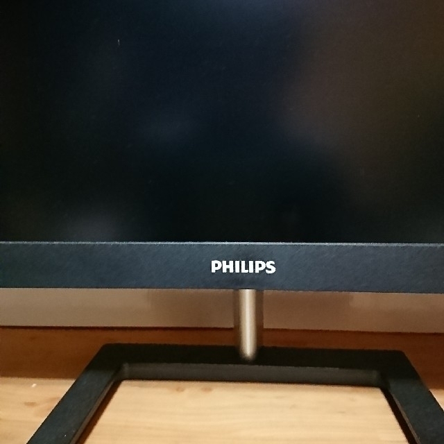 PHILIPS(フィリップス)のPCモニター 4K 27インチ スマホ/家電/カメラのPC/タブレット(ディスプレイ)の商品写真