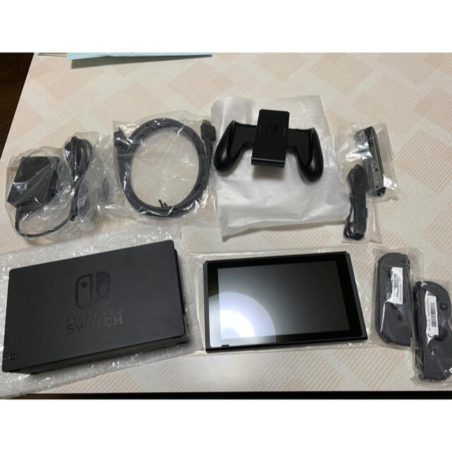 ニンテンドースイッチ　本体　グレー