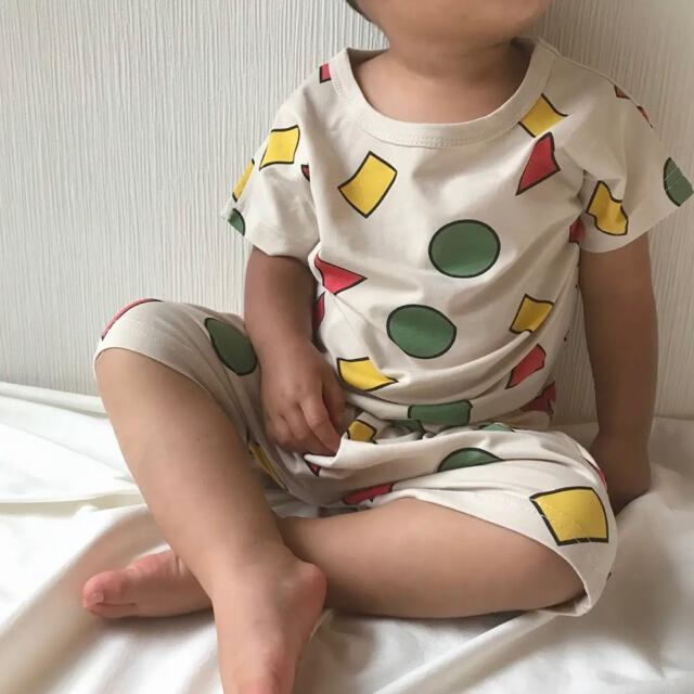 夏　パジャマ　しんちゃんパジャマ　80 90 100 110 キッズ/ベビー/マタニティのキッズ服男の子用(90cm~)(パジャマ)の商品写真