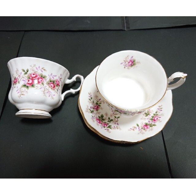 ROYAL ALBERT(ロイヤルアルバート)のROYAL ALBERT ロイアルアルバート カップ&ソーサー 2客セット インテリア/住まい/日用品のキッチン/食器(食器)の商品写真