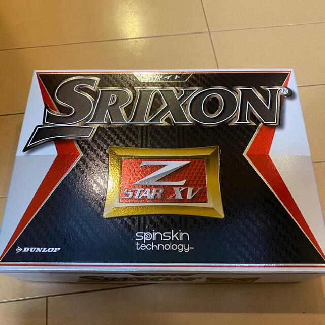 Srixon(スリクソン)のゴルフボール　SRIXON Z STAR XV 1ダース(12個)   チケットのスポーツ(ゴルフ)の商品写真