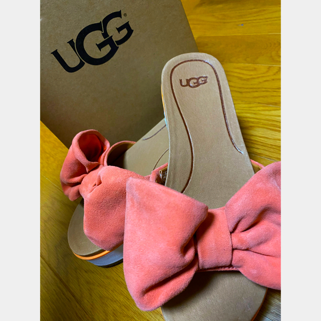 UGG(アグ)の【新品未使用】UGG アグ　コンフォートサンダル　ジョアン　23.0 レディースの靴/シューズ(サンダル)の商品写真