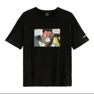 ジーユー(GU)のオレンジペコー様　【新品】GU ディズニーコラボ　アリス　Tシャツ　ブラック(Tシャツ(半袖/袖なし))