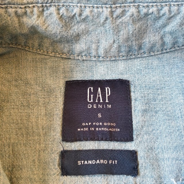 GAP(ギャップ)のデニムシャツ レディースのトップス(シャツ/ブラウス(半袖/袖なし))の商品写真