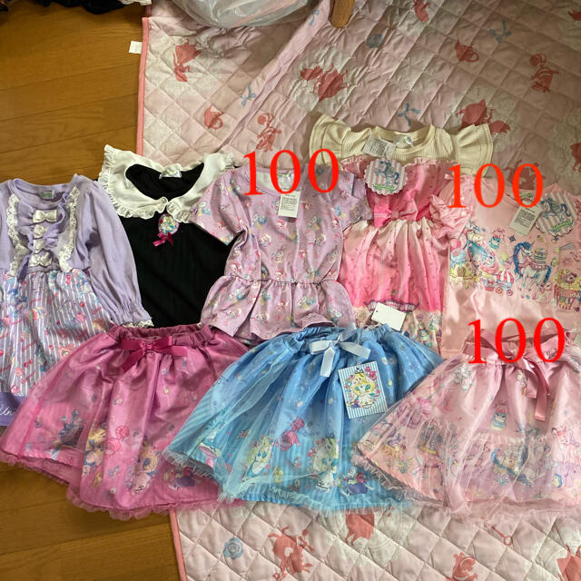 しまむら(シマムラ)のエコネコ　アリスコラボ　トップス　スカート キッズ/ベビー/マタニティのキッズ服女の子用(90cm~)(ワンピース)の商品写真