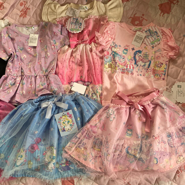 しまむら(シマムラ)のエコネコ　アリスコラボ　トップス　スカート キッズ/ベビー/マタニティのキッズ服女の子用(90cm~)(ワンピース)の商品写真