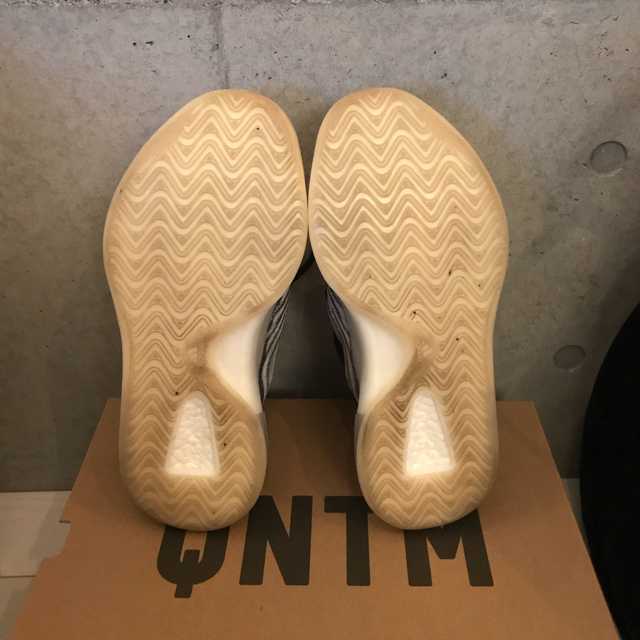 adidas(アディダス)のyeezy QNTM メンズの靴/シューズ(スニーカー)の商品写真