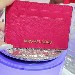 マイケルコース(Michael Kors)の𓊆 マイケルコース カードケース ピンク 𓊇 (パスケース/IDカードホルダー)