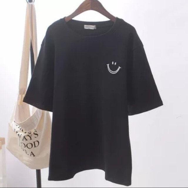 XXLサイズ　ブラック　黒　スマイルTシャツ オーバーサイズ ビッグシルエット  レディースのトップス(Tシャツ(半袖/袖なし))の商品写真