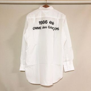 コムデギャルソン(COMME des GARCONS)の新品 コムデギャルソン CDG スタッフ ロゴ シャツ ホワイト(シャツ)