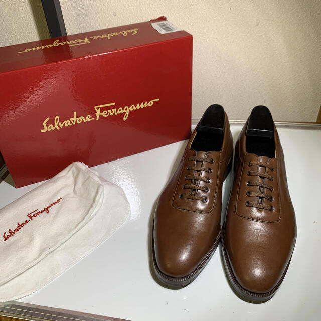 新品 Salvatore Ferragamo フェラガモ ドレスシューズ　革靴