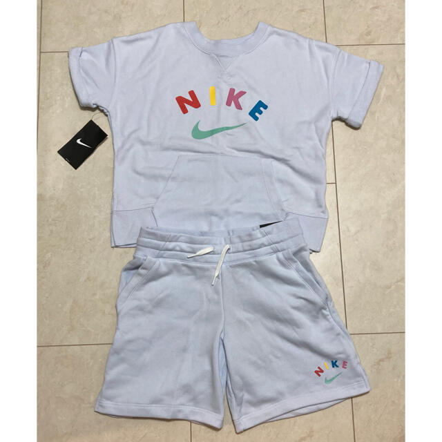 NIKE(ナイキ)の新品タグ付き★NIKE キッズスポーツウェア(160) キッズ/ベビー/マタニティのキッズ服女の子用(90cm~)(Tシャツ/カットソー)の商品写真