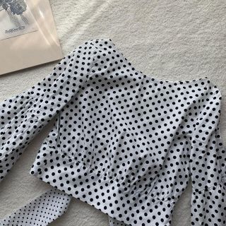 ザラ(ZARA)の【美品】ZARA  ドットブラウス　リボン　パフスリーブ　S(シャツ/ブラウス(長袖/七分))