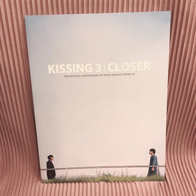 クリスシントー写真集　KISSING3 エンタメ/ホビーのタレントグッズ(アイドルグッズ)の商品写真