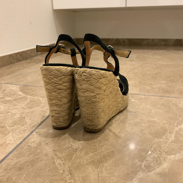 Steve Madden(スティーブマデン)のスティーブマデン　STEVE MADDEN us5.5 黒　ブラック レディースの靴/シューズ(サンダル)の商品写真