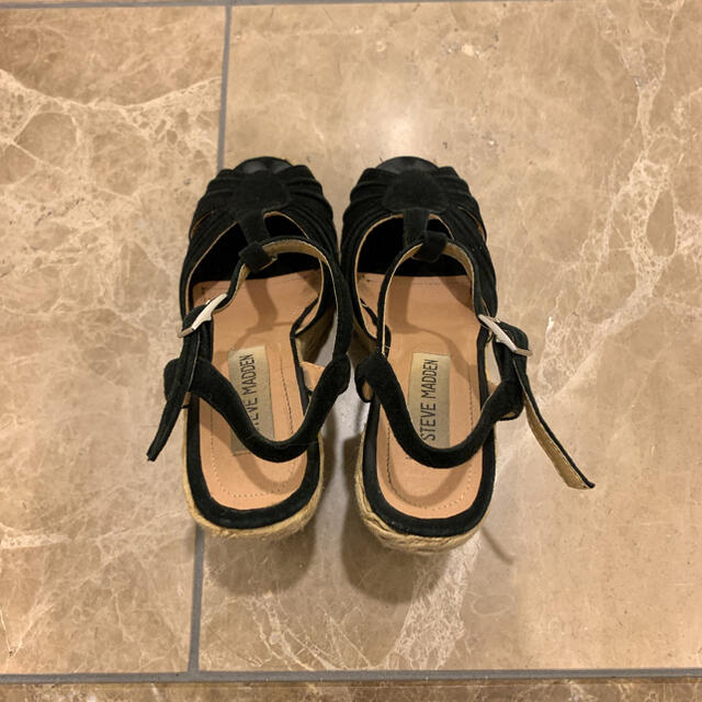 Steve Madden(スティーブマデン)のスティーブマデン　STEVE MADDEN us5.5 黒　ブラック レディースの靴/シューズ(サンダル)の商品写真