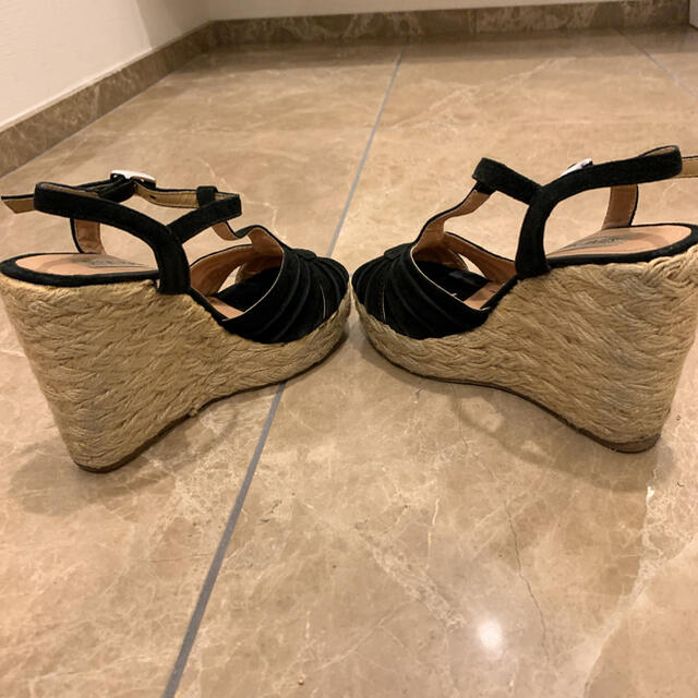 Steve Madden(スティーブマデン)のスティーブマデン　STEVE MADDEN us5.5 黒　ブラック レディースの靴/シューズ(サンダル)の商品写真