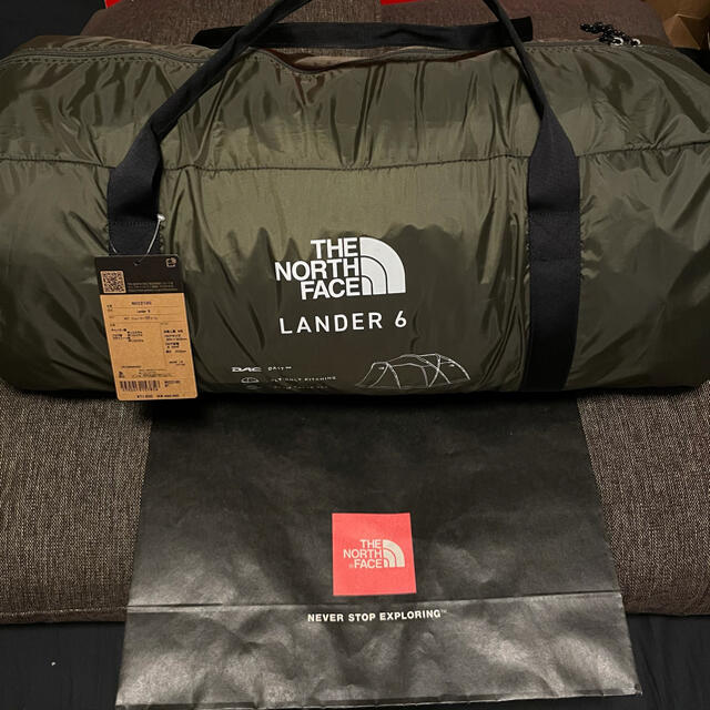 THE NORTH FACE(ザノースフェイス)のノースフェイス ランダー6【NV22100】テント Lander6 新品・未開封 スポーツ/アウトドアのアウトドア(テント/タープ)の商品写真